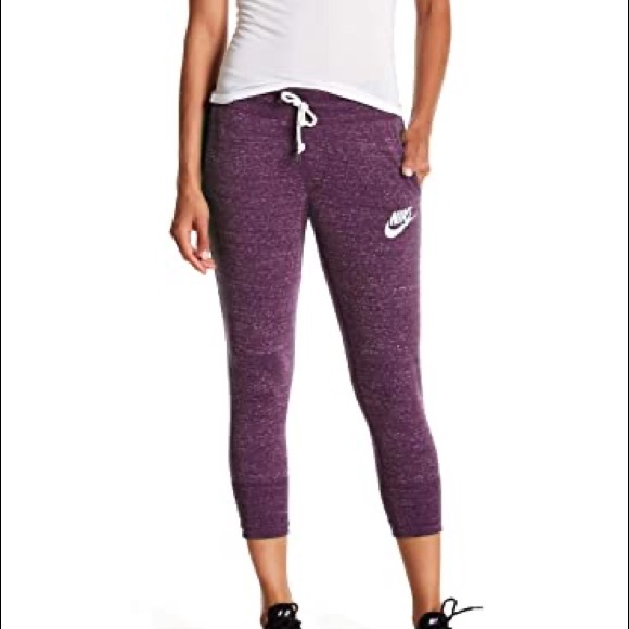 lightweight capri joggers